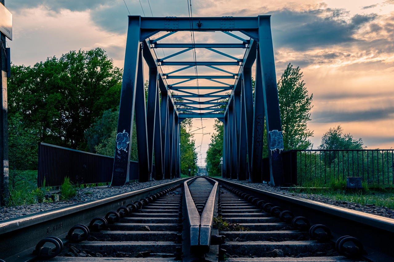 Vx批发小号：umeet手机app详情下载教程